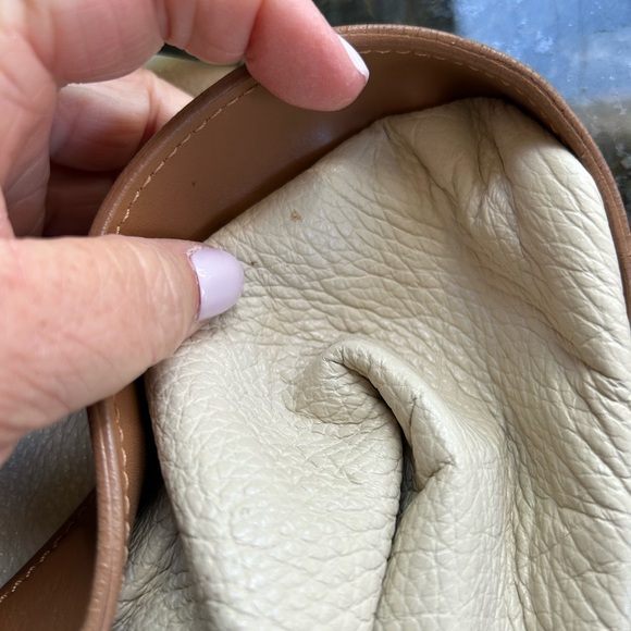 Cuir Rose pebbled leather cream and tan satchel bag. Shoulder strap. Gold detail - Picture 12 of 16